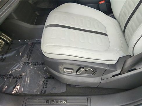Used 2023 Rivian R1S Adventure image 38