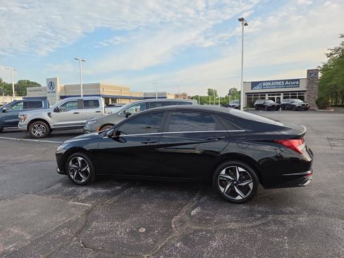Used 2021 Hyundai Elantra Limited FWD image 29