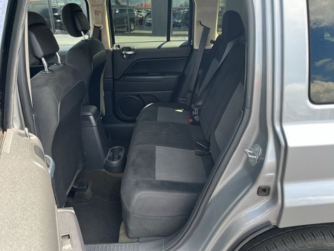 Used 2016 Jeep Patriot Latitude FWD image 28