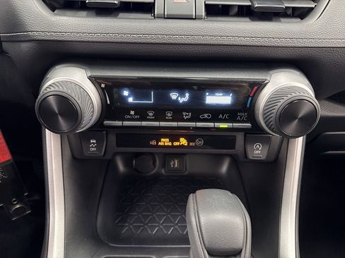 Certified 2025 Toyota RAV4 LE image 23