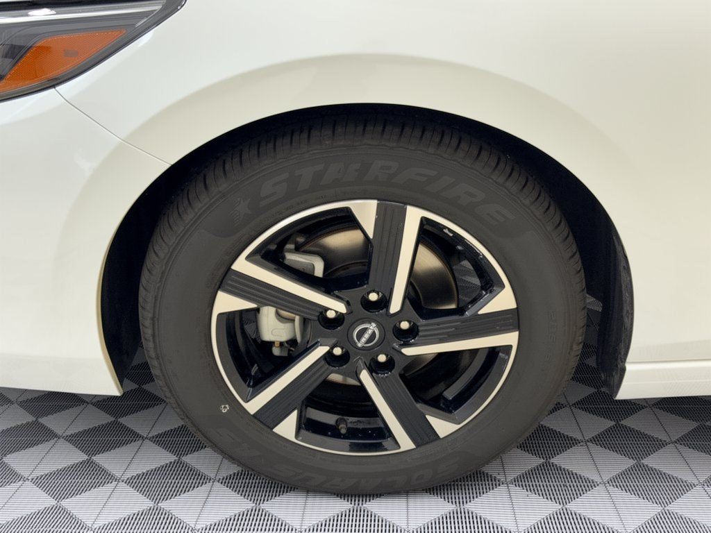 Used 2025 Nissan Sentra SV FWD image 13