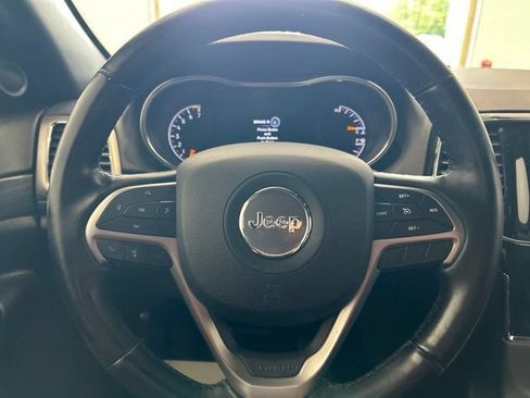 Used 2021 Jeep Grand Cherokee Laredo X AWD/4WD image 9