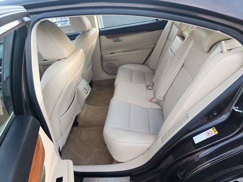 Used 2014 Lexus ES 300h image 10