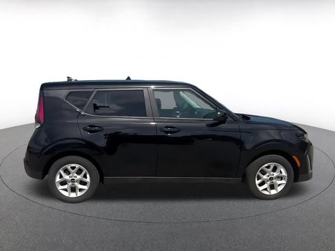 Used 2025 Kia Soul LX w/ LX Technology Package FWD image 14