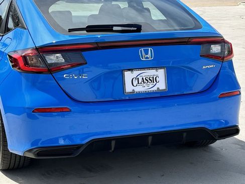 Used 2025 Honda Civic Sport image 6