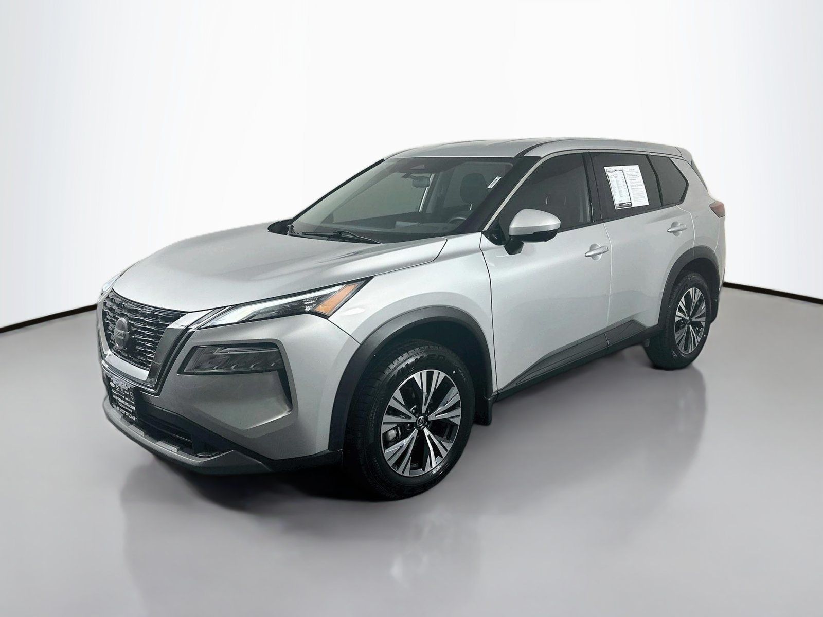 Used 2021 Nissan Rogue SV AWD/4WD image 3