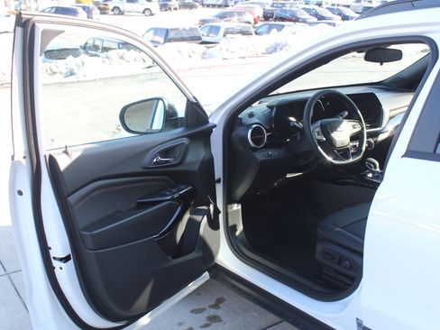 New 2026 Chevrolet Trax RS w/ Driver Confidence Package image 8