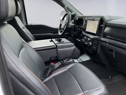 Used 2025 Ford F350 Lariat w/ Black Appearance Package image 15