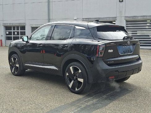 Certified 2025 Nissan Kicks SR image 5