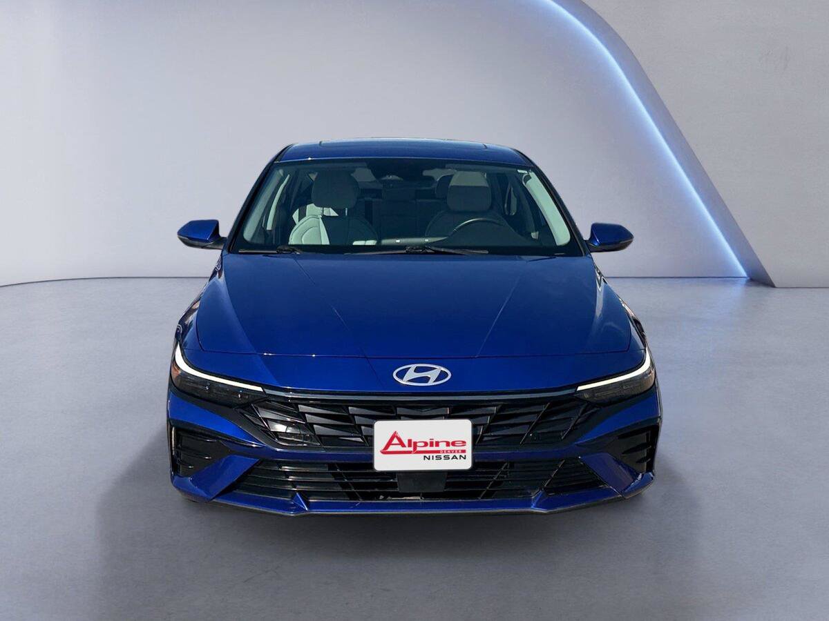 Used 2025 Hyundai Elantra Limited FWD image 8