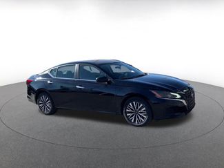 Used 2025 Nissan Altima 2.5 SV video 2