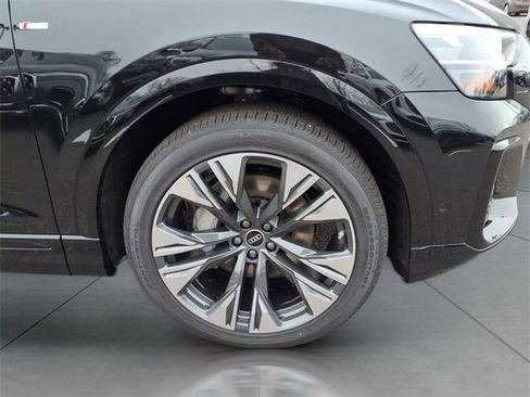New 2026 Audi Q8 Premium Plus image 5