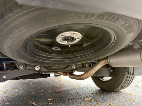 Used 2023 Toyota Highlander XLE image 37