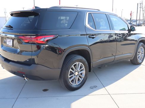 Used 2023 Chevrolet Traverse LT image 6