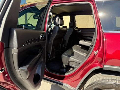 Used 2018 Jeep Grand Cherokee Limited RWD image 13
