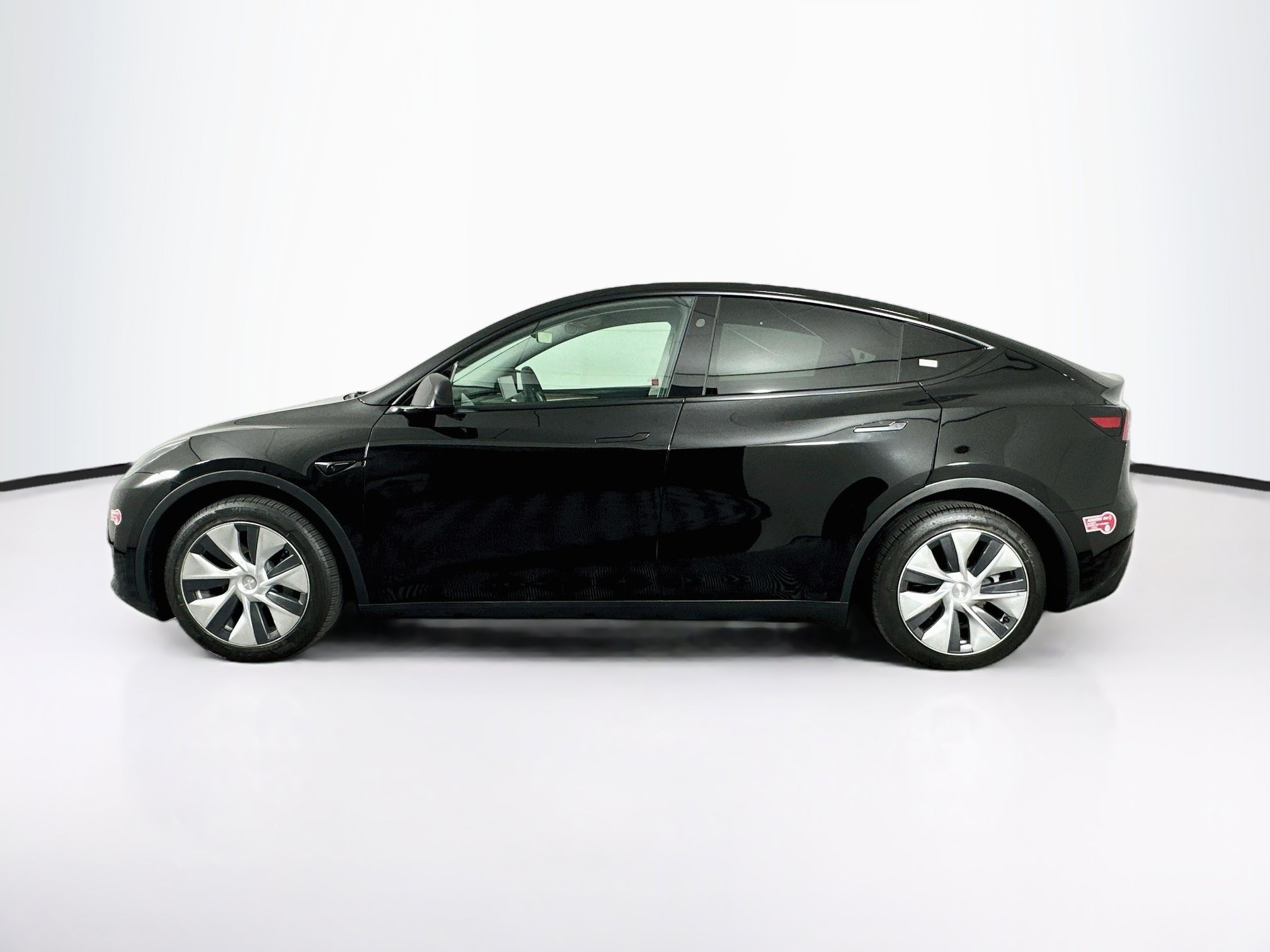 Used 2024 Tesla Model Y Long Range AWD/4WD image 4