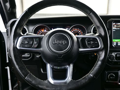 Used 2018 Jeep Wrangler Unlimited Sahara w/ Dual Top Group image 21