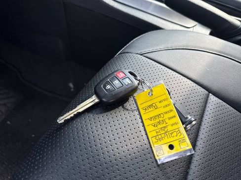 Used 2014 Toyota Corolla LE FWD image 28