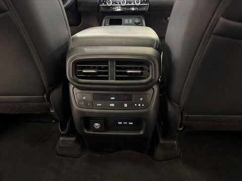 Used 2024 Honda Pilot Elite image 27