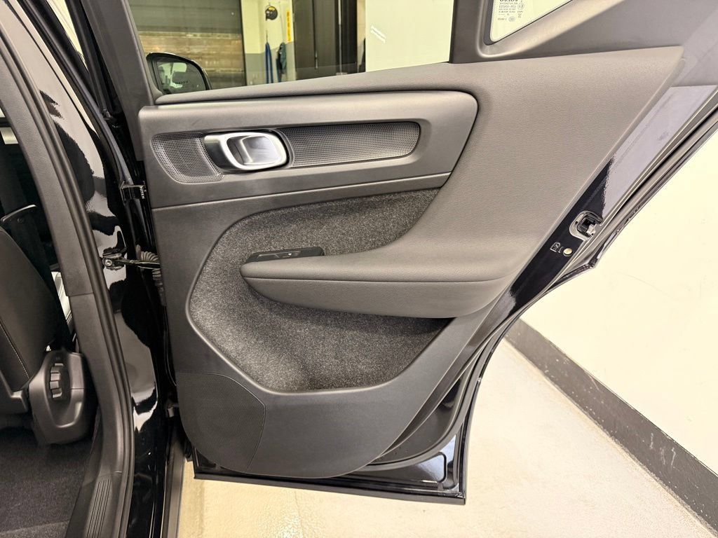Used 2026 Volvo XC40 B5 Core AWD/4WD image 24