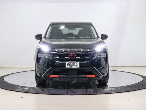 Used 2025 Nissan Rogue SV AWD/4WD image 6