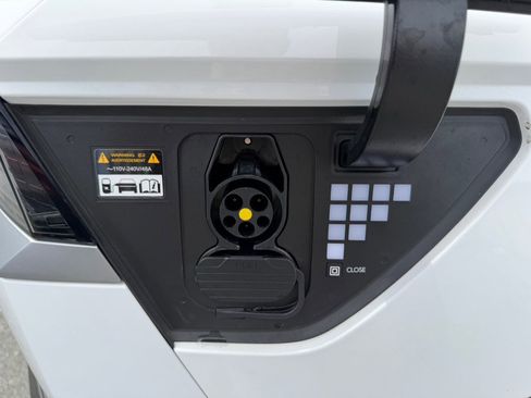 Used 2024 Hyundai Ioniq 5 SE image 48