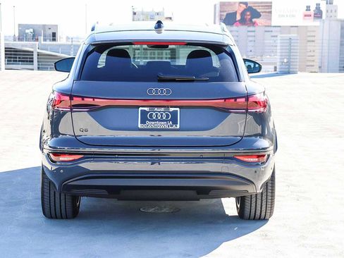 Used 2025 Audi Q6 e-tron Premium w/ Convenience Package image 5