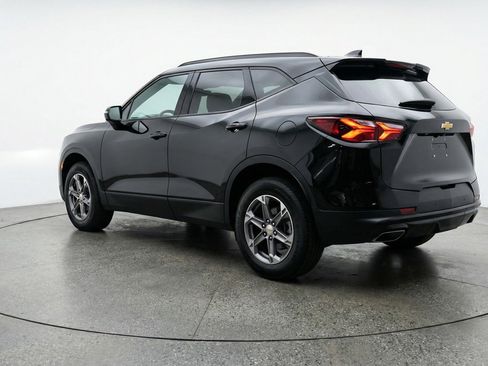 Used 2025 Chevrolet Blazer LT image 6
