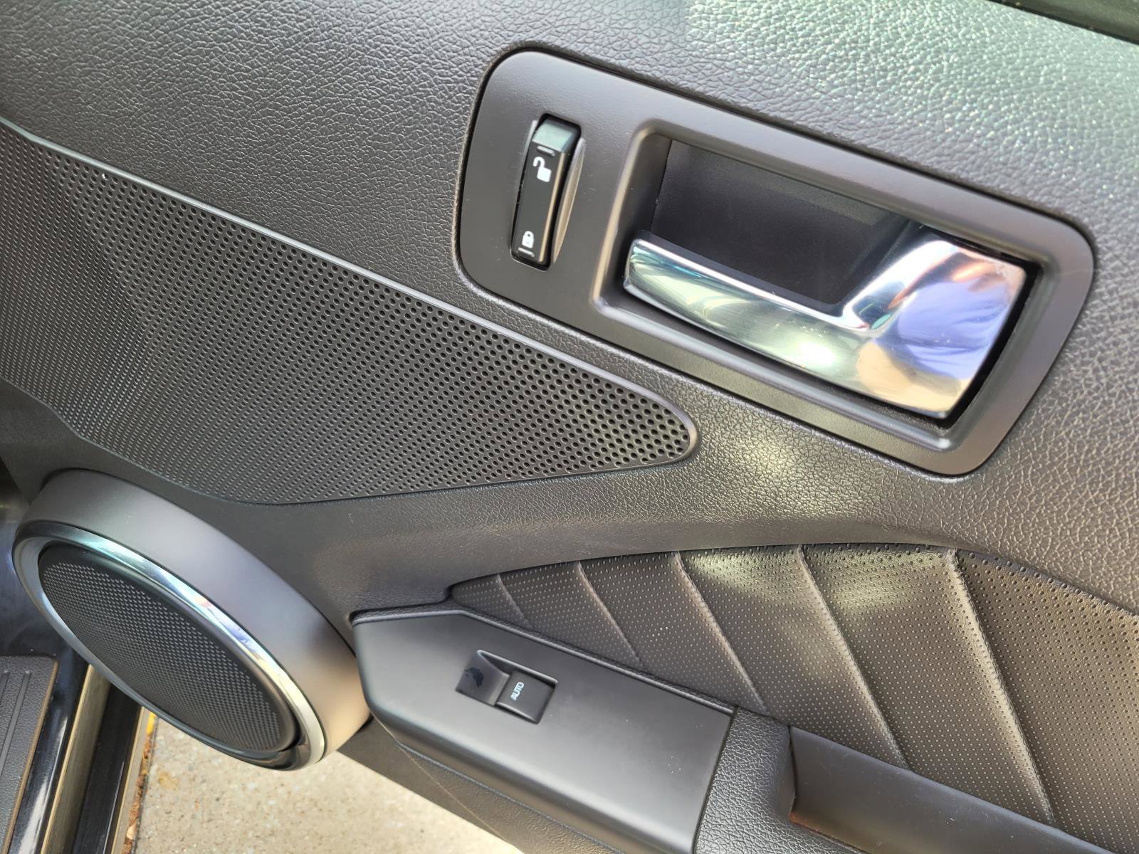 Used 2014 Ford Mustang Premium w/ Comfort Package RWD image 8