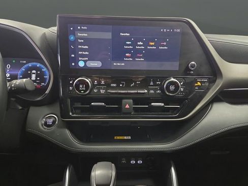 Used 2023 Toyota Highlander L image 9