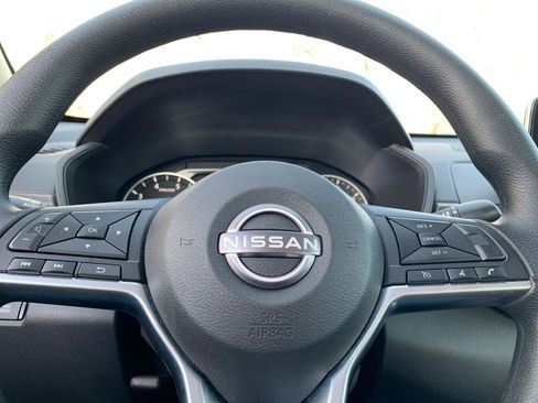 Used 2025 Nissan Altima 2.5 SV image 27