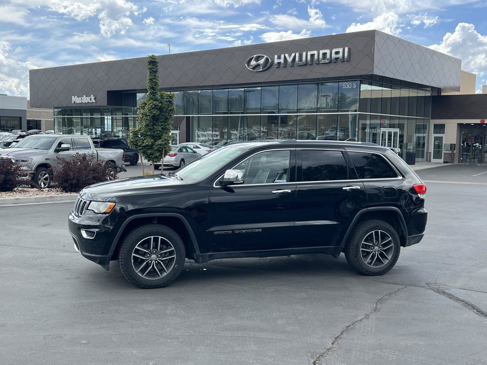 Used 2017 Jeep Grand Cherokee Limited AWD/4WD image 1