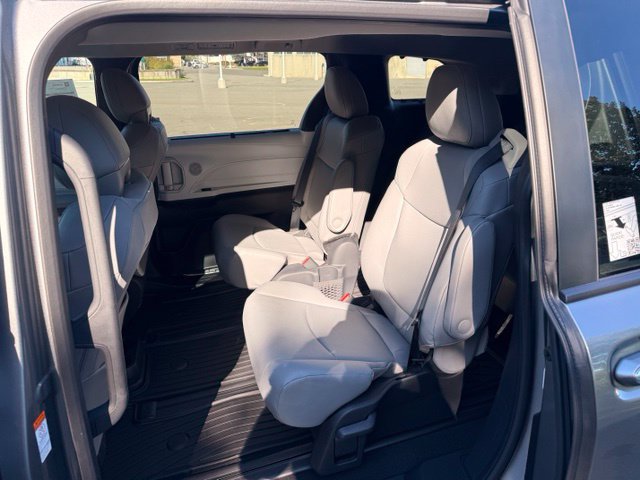 New 2026 Toyota Sienna XLE AWD/4WD image 16