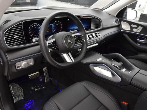 Used 2026 Mercedes-Benz GLS 450 4MATIC image 25