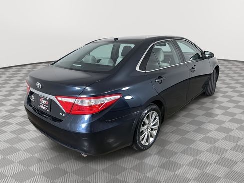 Used 2015 Toyota Camry XLE w/ Moonroof Package FWD image 13