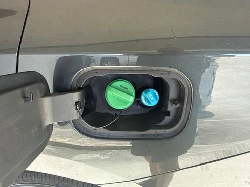 Used 2019 Chevrolet Equinox LT FWD image 16