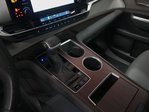 Used 2023 Toyota Sienna XLE w/ XLE Plus Package image 21