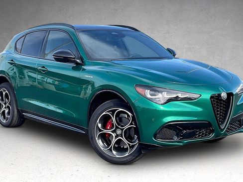 Used 2025 Alfa Romeo Stelvio Sprint AWD/4WD image 2