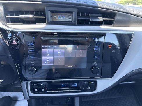 Used 2017 Toyota Corolla LE FWD image 20