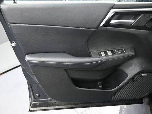Used 2025 Mitsubishi Outlander SE AWD/4WD image 21