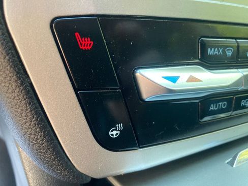 Used 2022 Ford Explorer XLT w/ Equipment Group 202A image 44