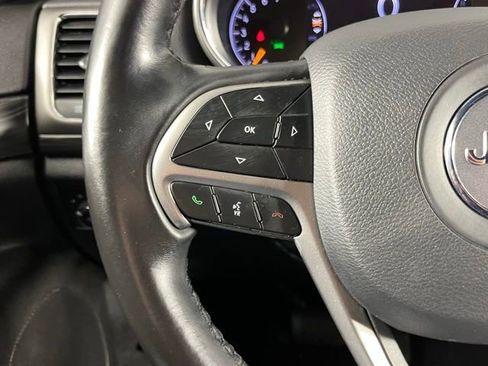 Used 2020 Jeep Grand Cherokee Laredo AWD/4WD image 14