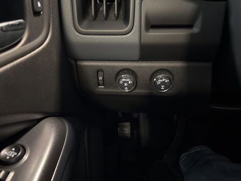 Used 2018 Chevrolet Colorado Z71 image 22