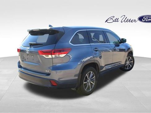 Used 2018 Toyota Highlander XLE image 5