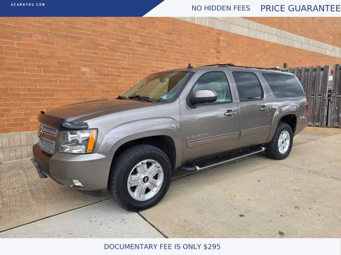 Used 2011 Chevrolet Suburban LT w/ Luxury Package AWD/4WD image 3