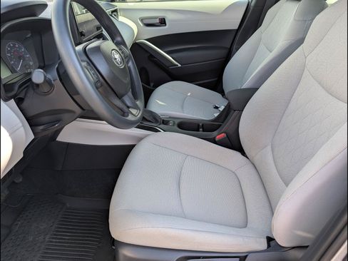 Used 2025 Toyota Corolla Cross L FWD image 10