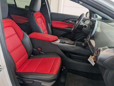 Used 2025 Chevrolet Equinox EV RS image 15