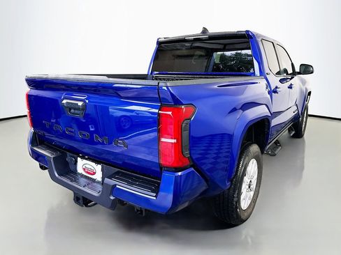 Used 2025 Toyota Tacoma SR5 AWD/4WD image 5