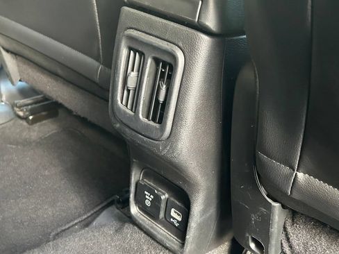 Certified 2018 Jeep Compass Latitude w/ Popular Equipment Group FWD image 33