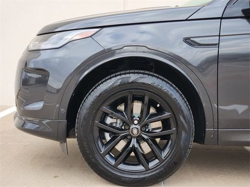 Used 2024 Land Rover Discovery Sport S image 9